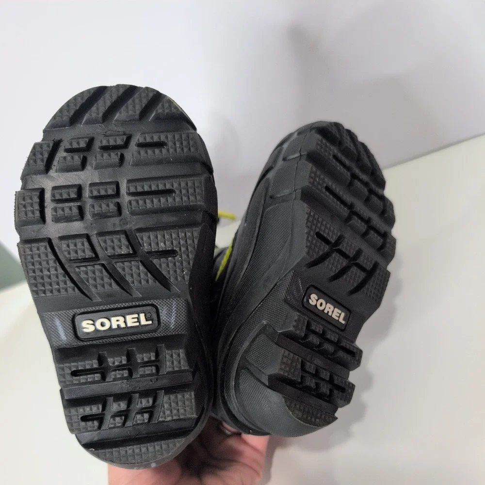 Sorel Snow Commander Kids Winter Boots Black Neon Green NV1885-012 Size 7